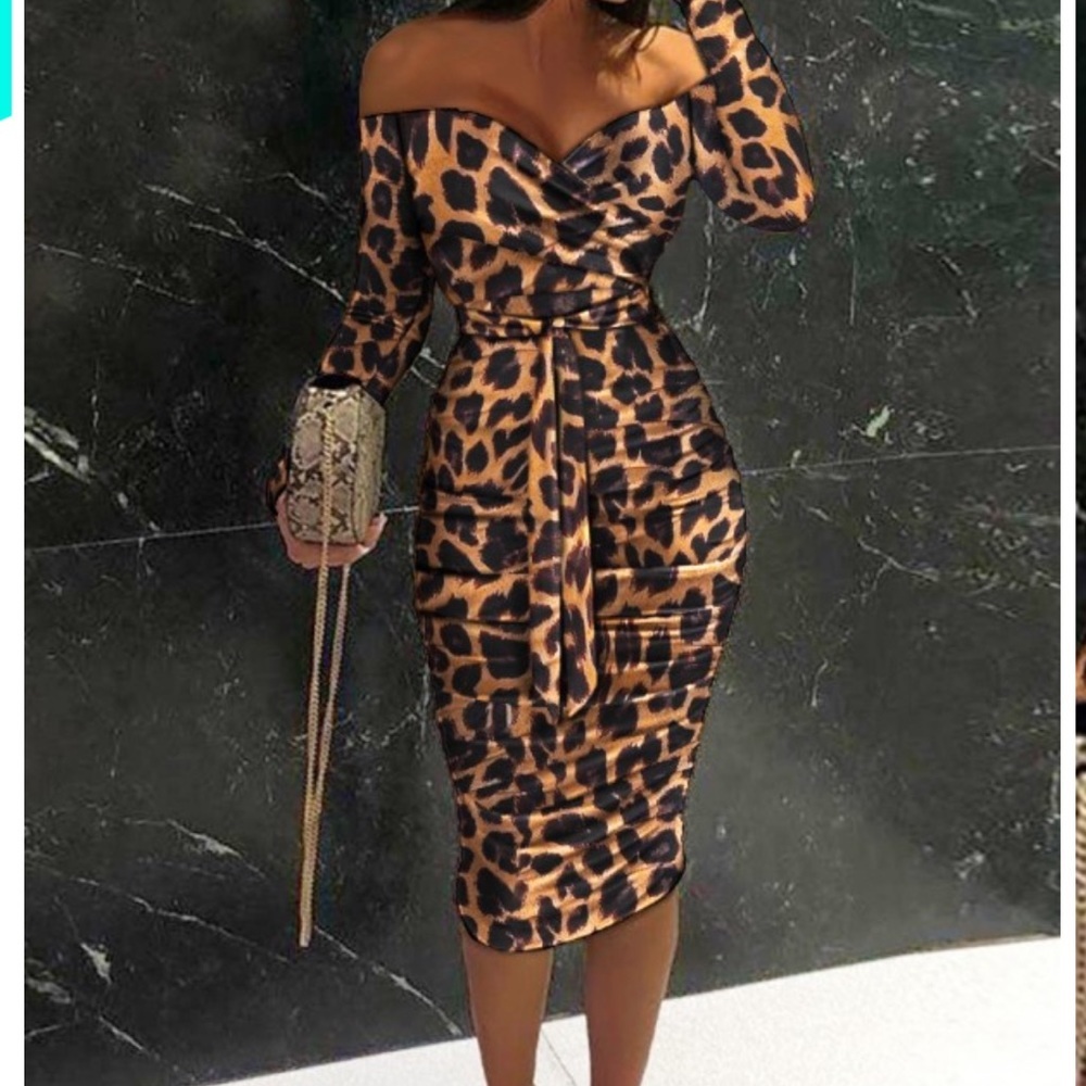 Women’s Off Shoulder Ruched Design Belted Leopard Bodycon Dress, Size Large. New